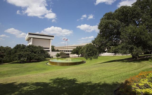 LBJ Library photo by Jay Godwin #DIG13910_029.